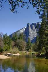Yosemite Nationalpark California Waterfall Merced River Valley Scenic Photo Animal - 009143 - 07-10-2011 - 4682x8274 Pixel Yosemite Nationalpark California Waterfall Merced River Valley Scenic Photo Animal Art Prints For Sale Fine Art Photography For Sale Royalty Free Stock Images...
