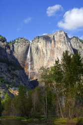 Yosemite Nationalpark California Waterfall Merced River Valley Scenic Fine Art Giclee Printing - 009187 - 07-10-2011 - 4437x8506 Pixel Yosemite Nationalpark California Waterfall Merced River Valley Scenic Fine Art Giclee Printing Country Road Landscape Panoramic Stock Pictures Fine Art...